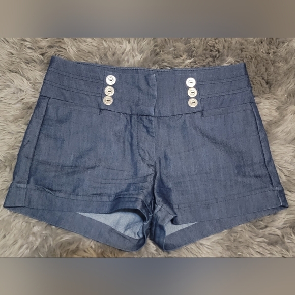 Guess Shorts - Picture 1 of 7